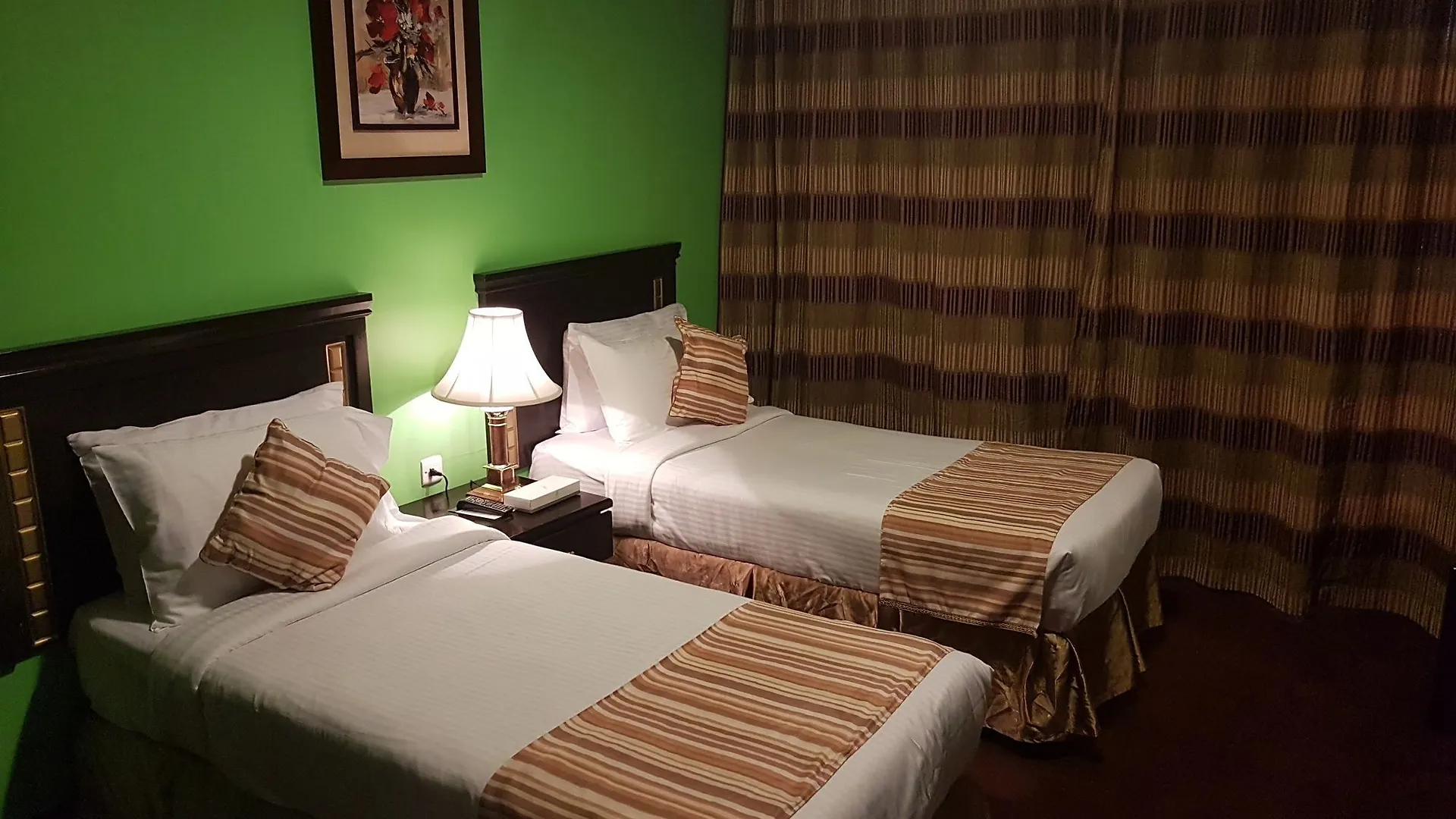 Taiba Suites Madinah Медина Отель